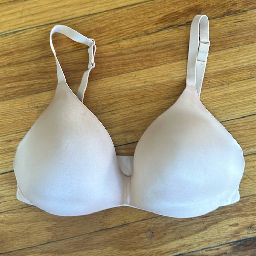 Skims Wireless Push-Up Plunge Bra
